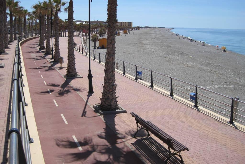 Estudio Delante Del Mar Adra Buitenkant foto